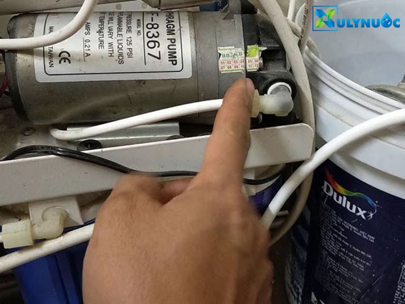 Nguyên nhân máy lọc nước kêu tạch tạch và cách khắc phục